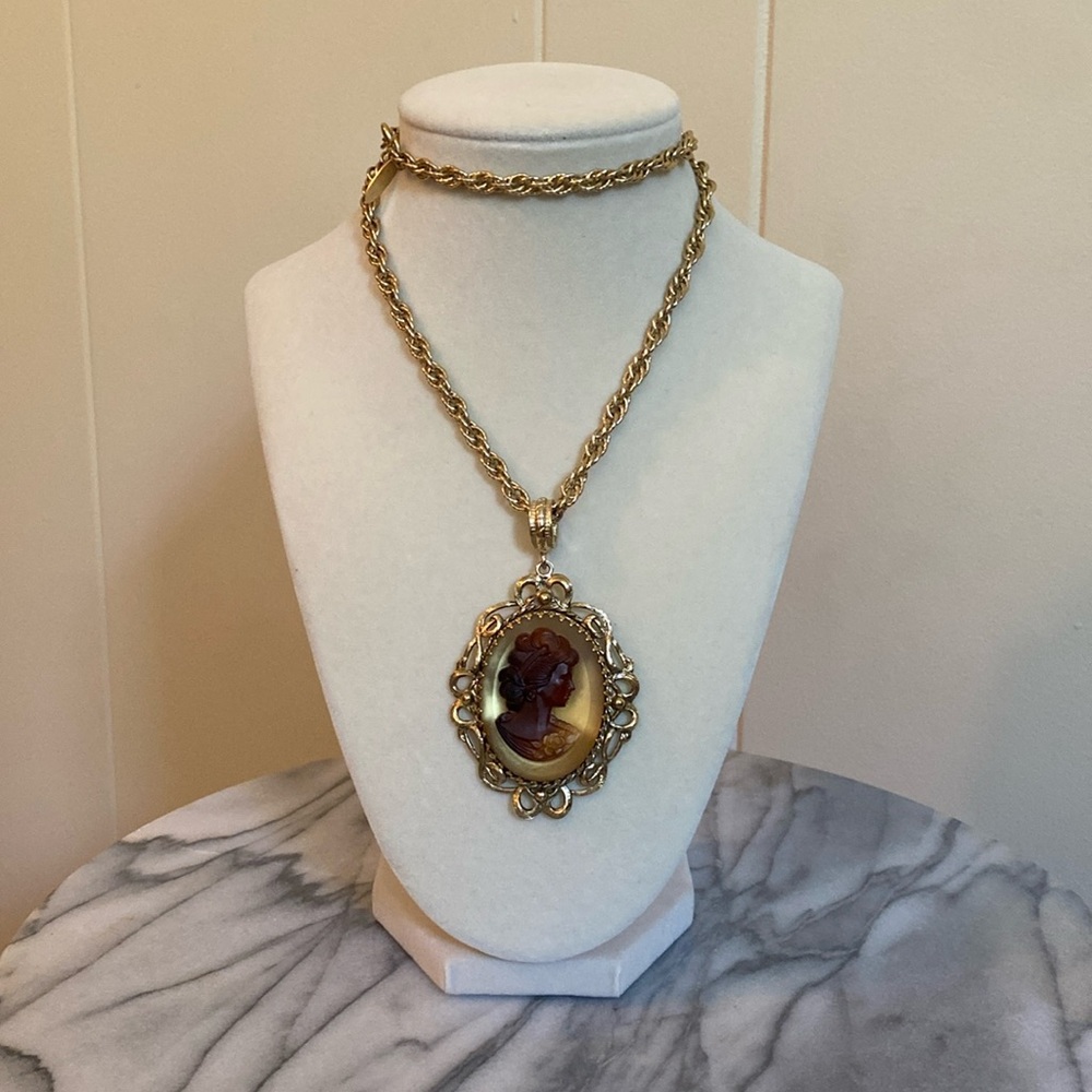 Whiting & Davis vintage cameo necklace